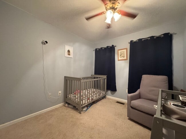 Building Photo - Stunning 3 Bed 2.5 Bath Home With Fenced Yard In Beautiful Harris Property