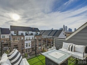 Building Photo - 11015 Stetler St