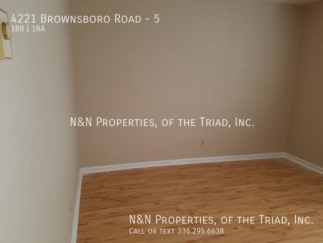 Building Photo - 4221 Brownsboro Rd