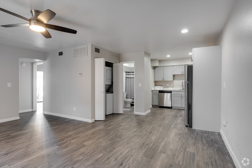 2BR, 2BA - 904SF - Mountain View Casitas