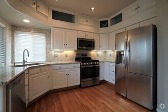 Building Photo - 5420 Backglen Dr