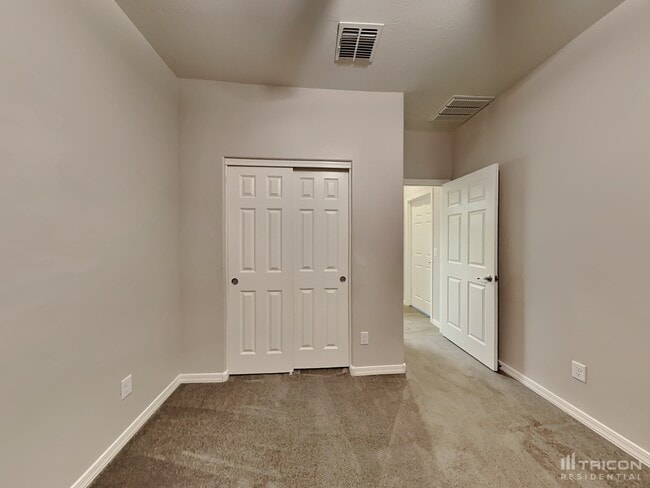 Building Photo - 4891 E Velasco St