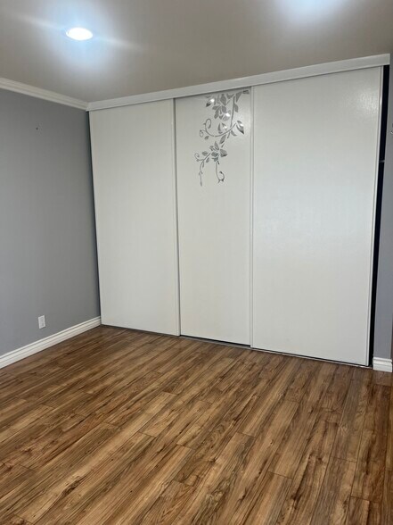 bedroom closet - 2940 N Verdugo Rd