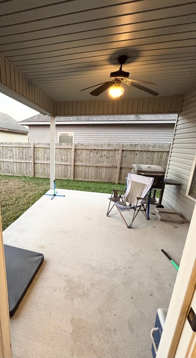 Building Photo - 5037 Park Shore Dr