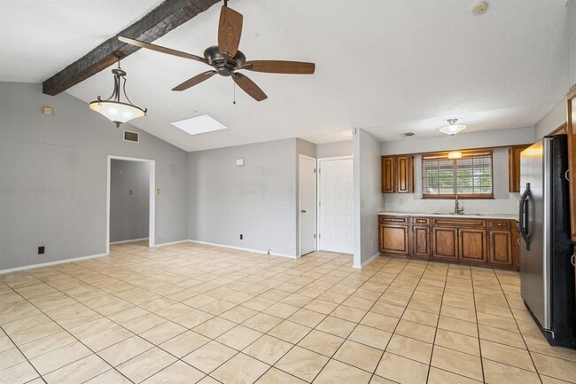 Building Photo - 334 Inspiration Way