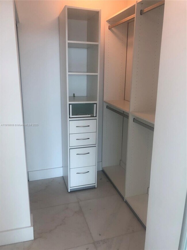 Building Photo - 60 SW 13th St