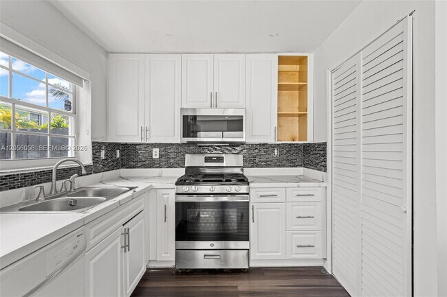 Building Photo - 13990 SW 160th Terrace