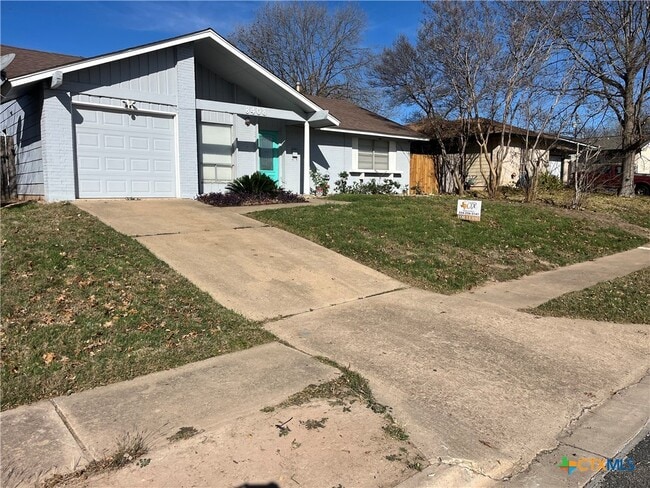 Building Photo - 8408 Maine Dr