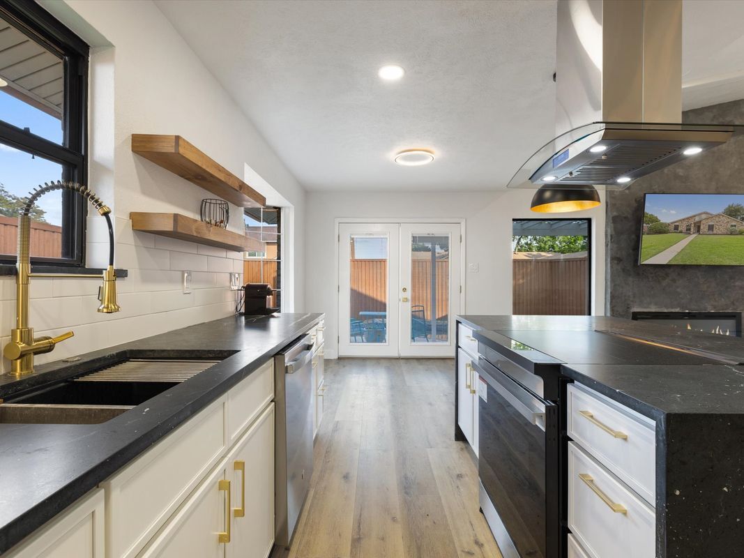 Building Photo - 3404 Newkirk Dr