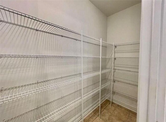 Building Photo - 181 Charolais Dr