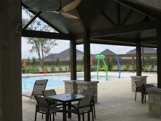 Building Photo - For Lease | 3 Bed, 2 Bath | 1,487 Sq Ft | ...