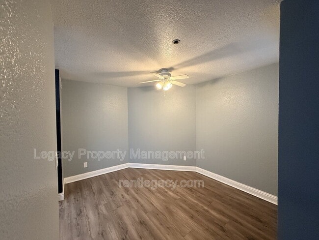 Building Photo - 1019 Dornajo Way