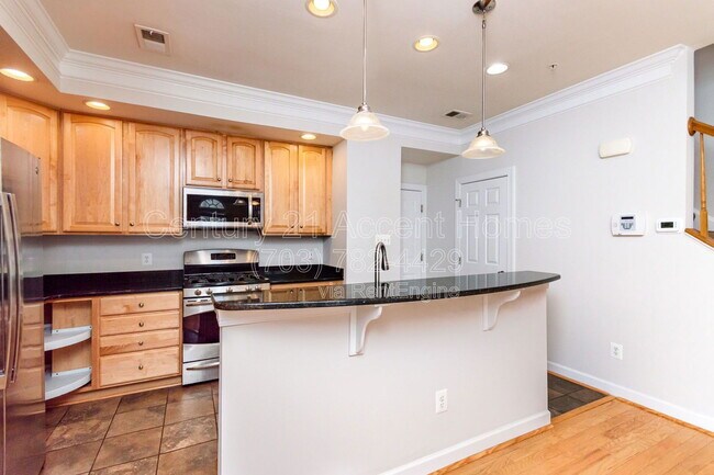 Building Photo - 5675 Harrington Falls Ln