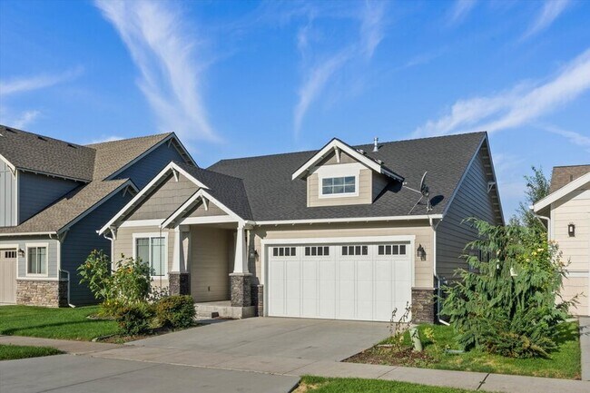 Building Photo - 8013 N Hibiscus Ln