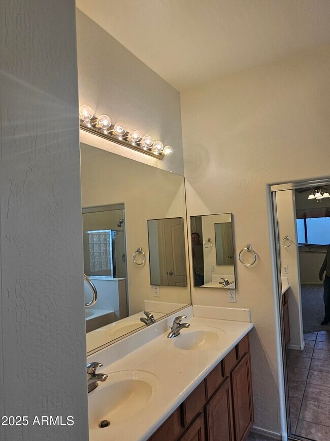 Building Photo - 4692 S Calico Rd