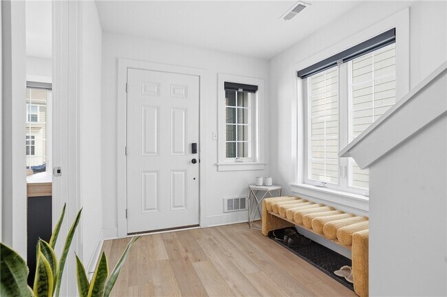 Building Photo - 4009 Cottage Wy