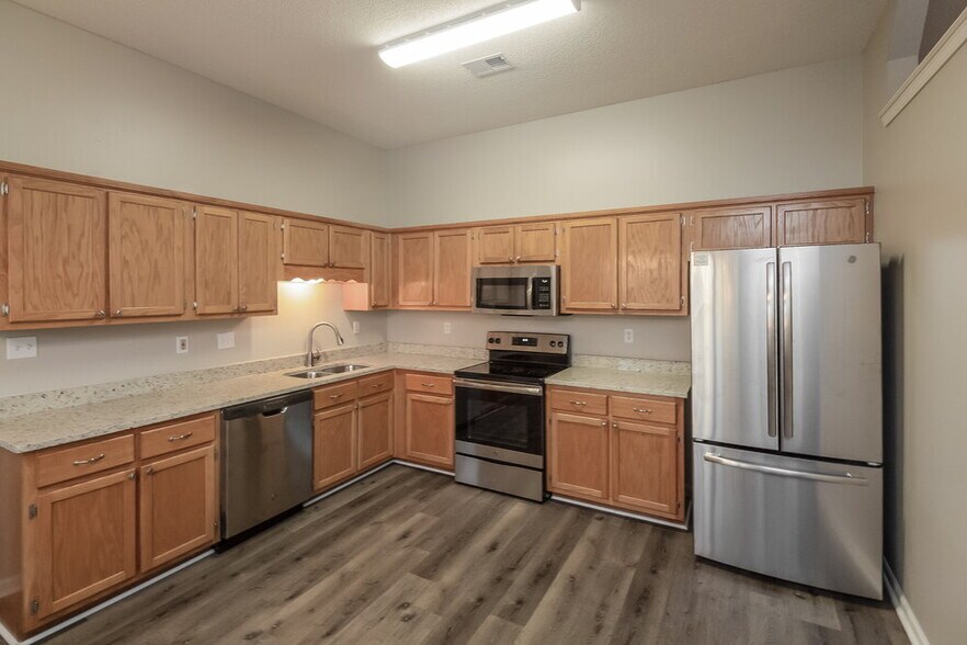 Building Photo - 7338 Lee Ann Dr