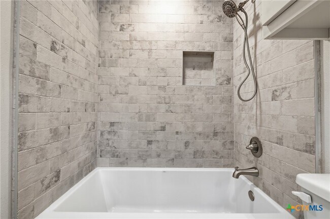 Building Photo - 410 State Hwy 95