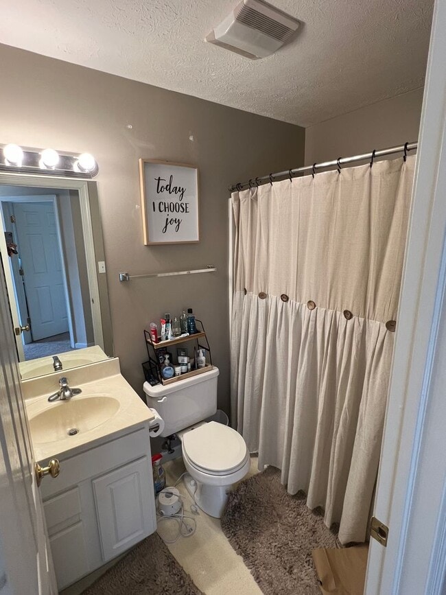 Building Photo - PRICE REDUCTION Available July 2026! Monthly rent $1,750