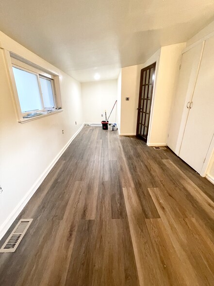 Building Photo - 54 Sherwood Rd