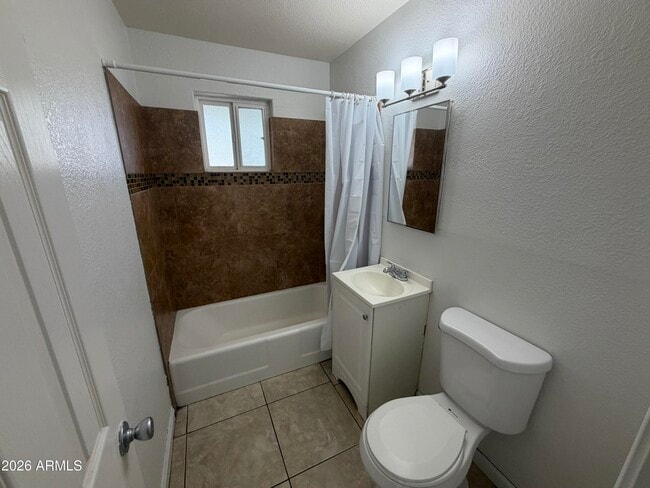 Building Photo - 625 E Broadway Rd