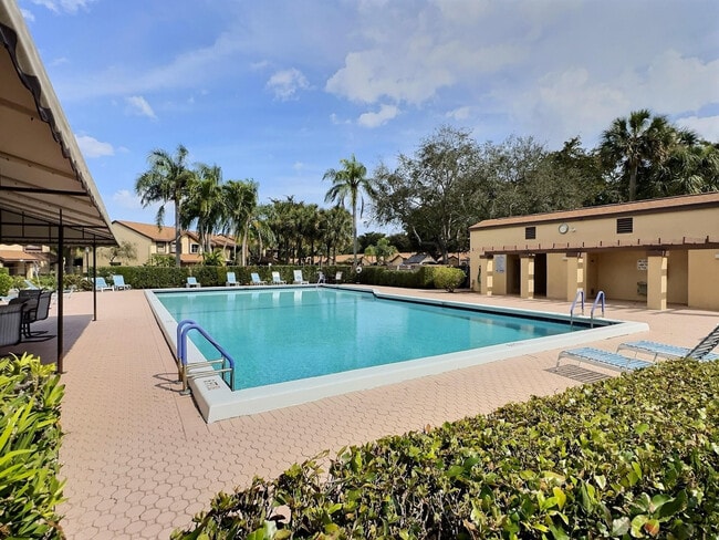 Building Photo - 3831 Cocoplum Cir