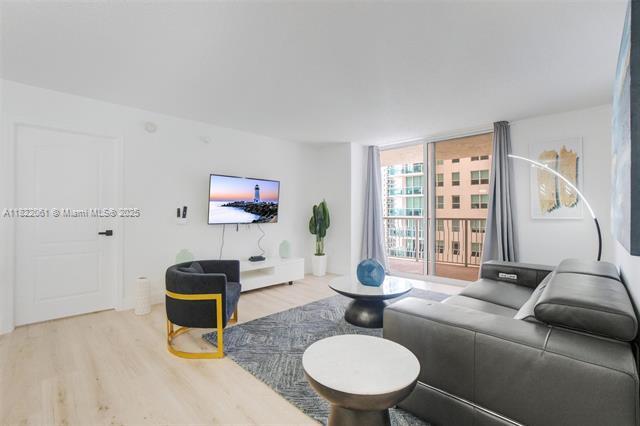 Building Photo - 1200 Brickell Bay Dr