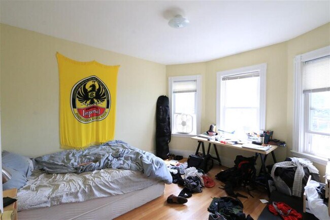 Building Photo - 19 Park Ave