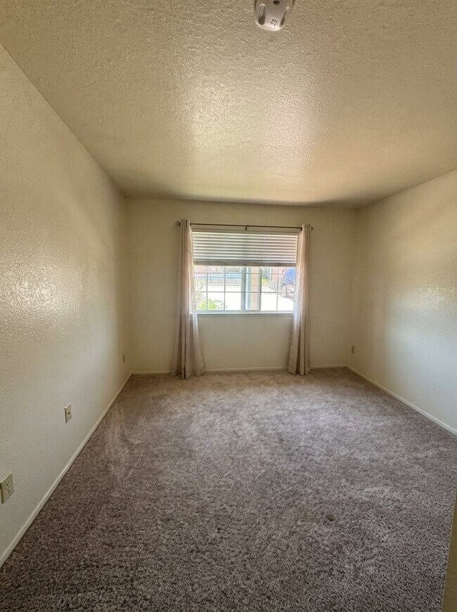 Building Photo - 398 Corrida Dr