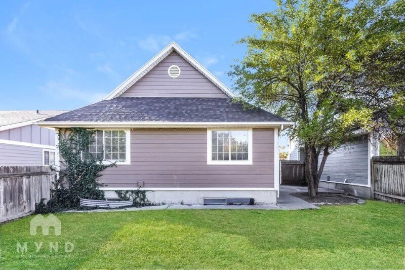 Building Photo - 3130 Green Acre Dr