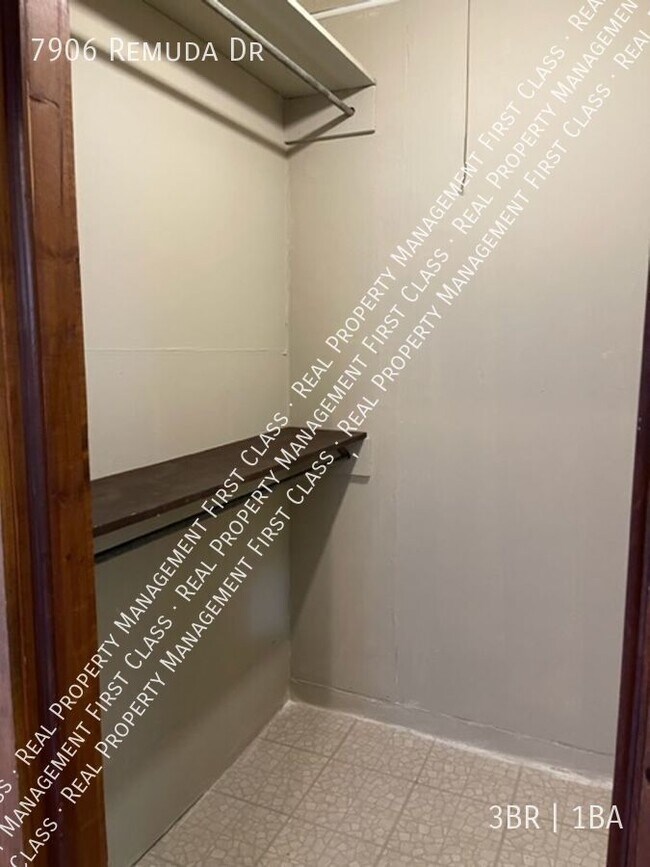 Building Photo - 7906 Remuda Dr