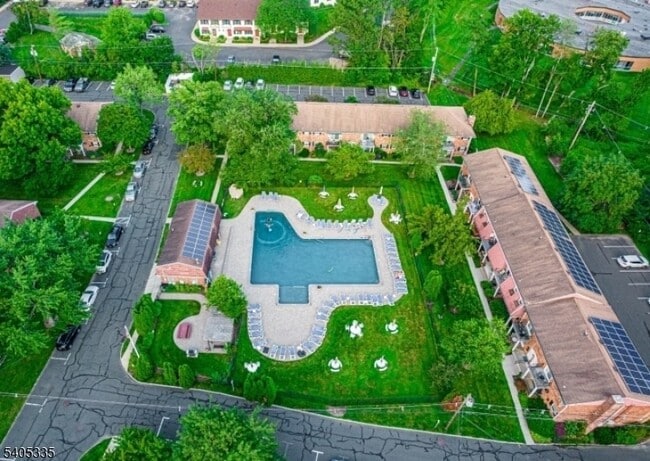 Building Photo - 320 South St