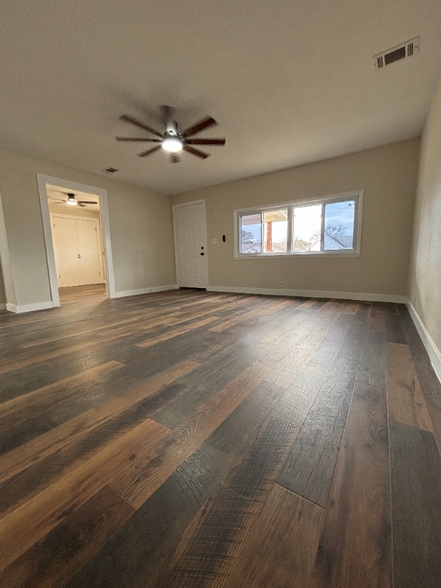 Building Photo - 1105-1107 Reynolds Rd