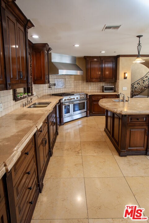 Building Photo - 3501 Caribeth Dr