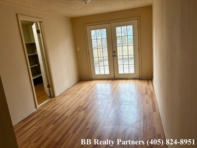 Building Photo - 249 S Richmond Ave