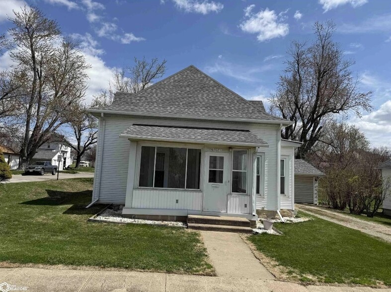 Primary Photo - 601 S Broadway St