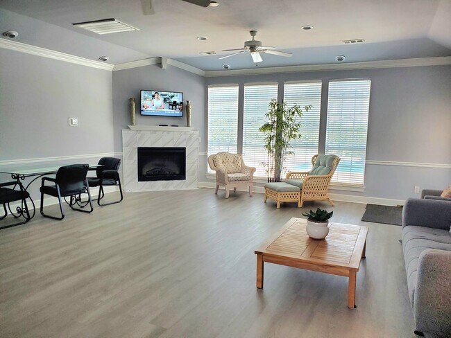 Building Photo - Gulf Shores town home with garage