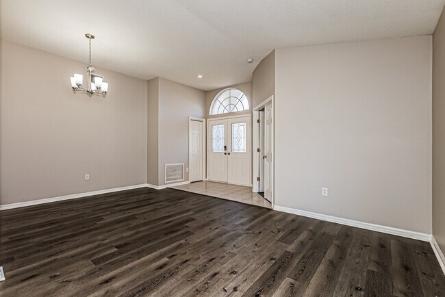 Building Photo - 30801 Tremont Dr