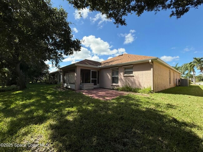 Building Photo - 1634 Sun Gazer Dr