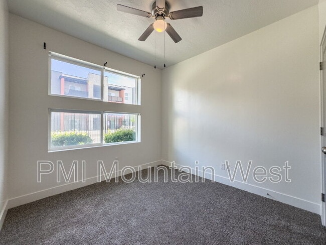 Building Photo - 875 S Depot St