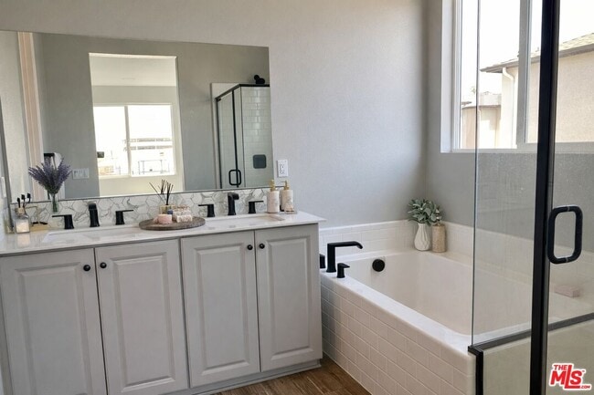 Building Photo - 713 Daniel Freeman Cir