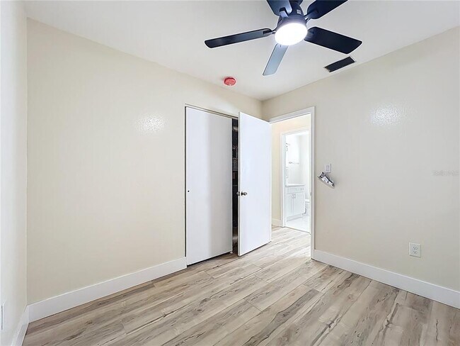 Building Photo - 4513 W Gray St