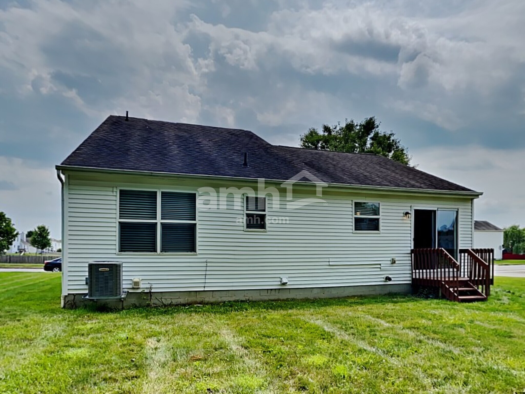 Building Photo - 398 Flat River St