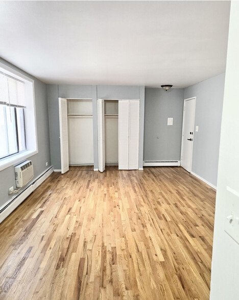 Building Photo - 1515 W Morse Ave