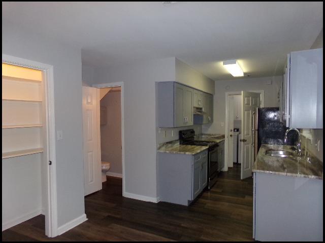 Building Photo - 220 Gamble Rd