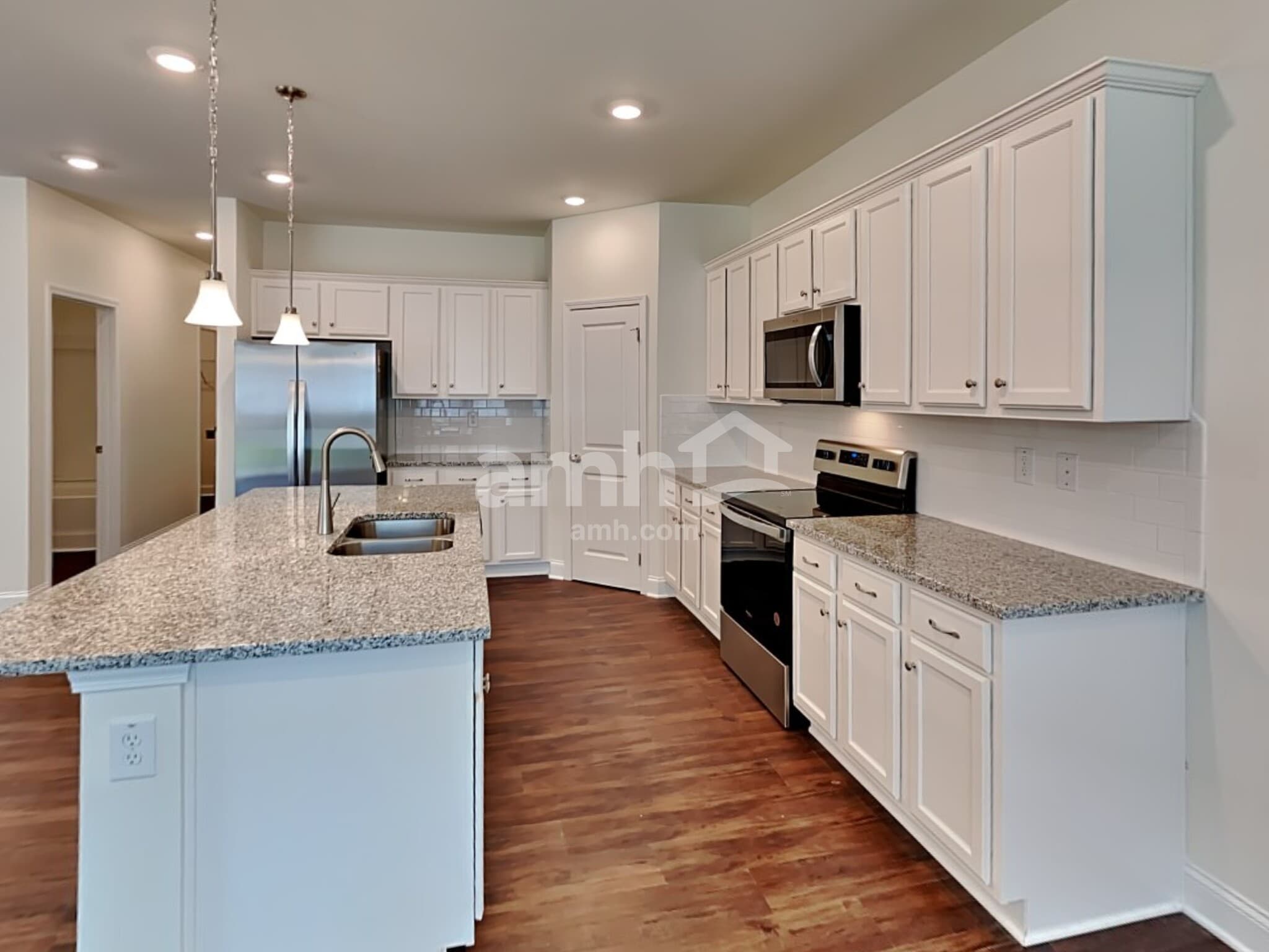 Building Photo - 824 Headland Wy