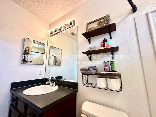 Building Photo - 1659 Biscayne Bay Cir