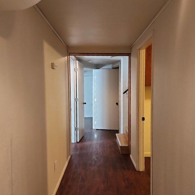 Building Photo - 911 W Leola St