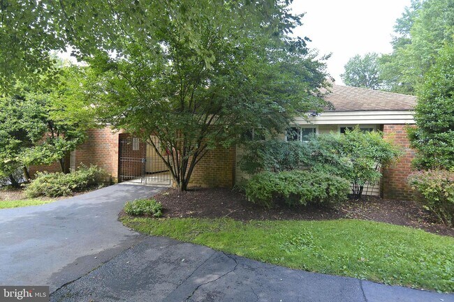 Building Photo - 7561 Heatherton Ln