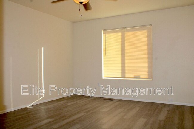 Building Photo - 685 S McCoy Dr